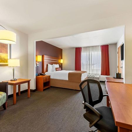 Hotel Wingate By Wyndham Calgary South Exteriér fotografie