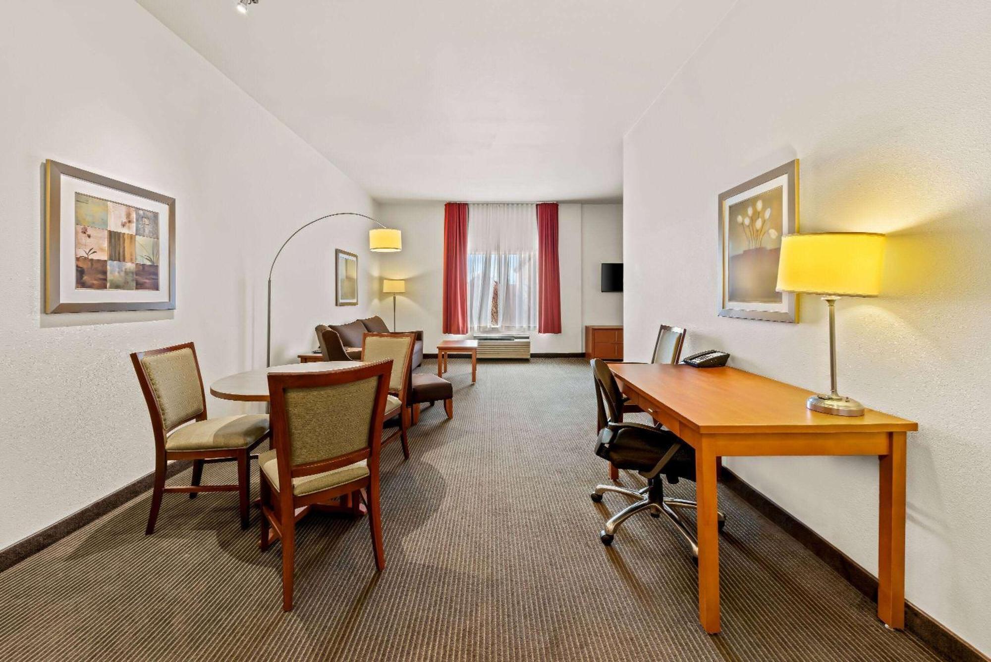 Hotel Wingate By Wyndham Calgary South Exteriér fotografie