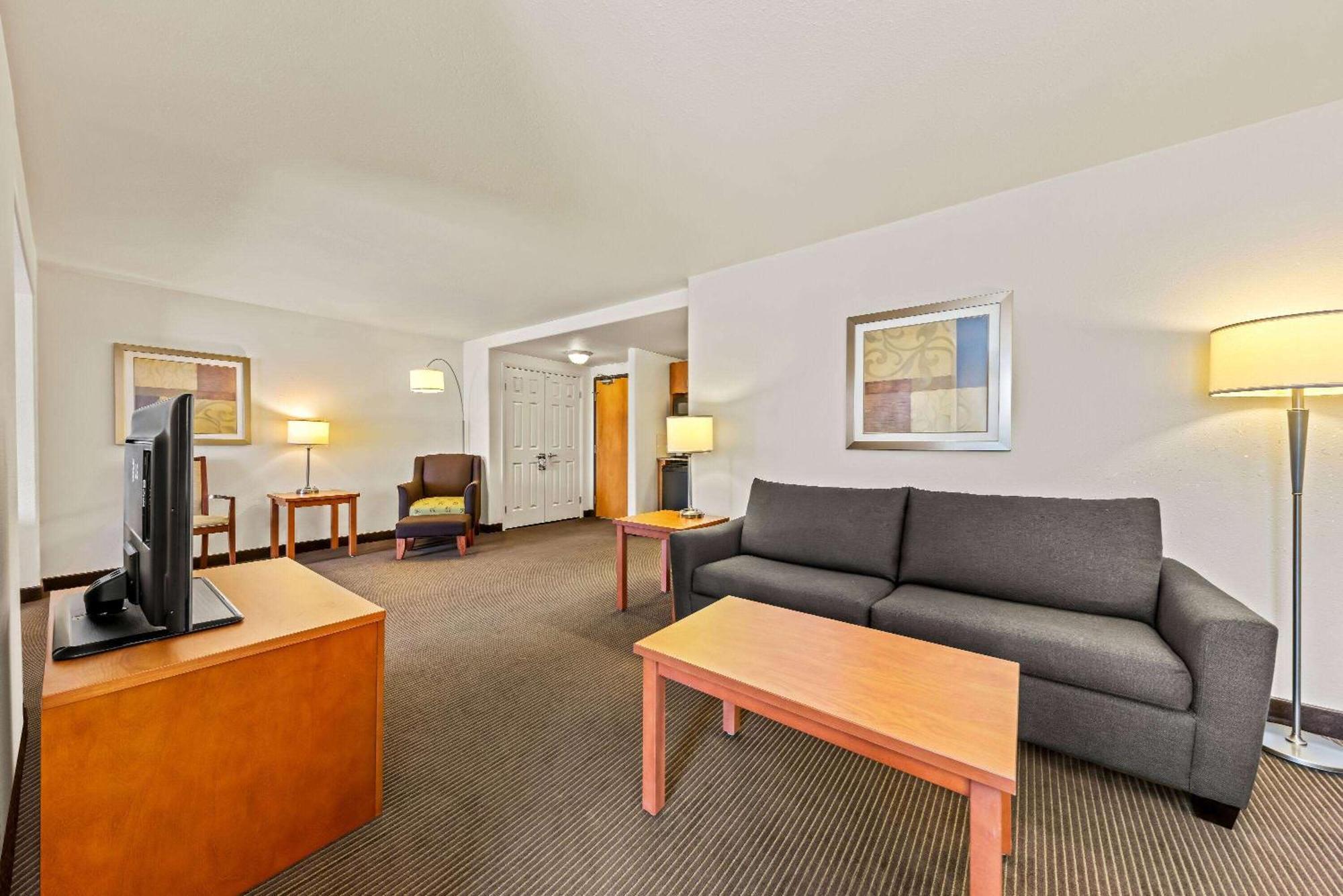 Hotel Wingate By Wyndham Calgary South Exteriér fotografie