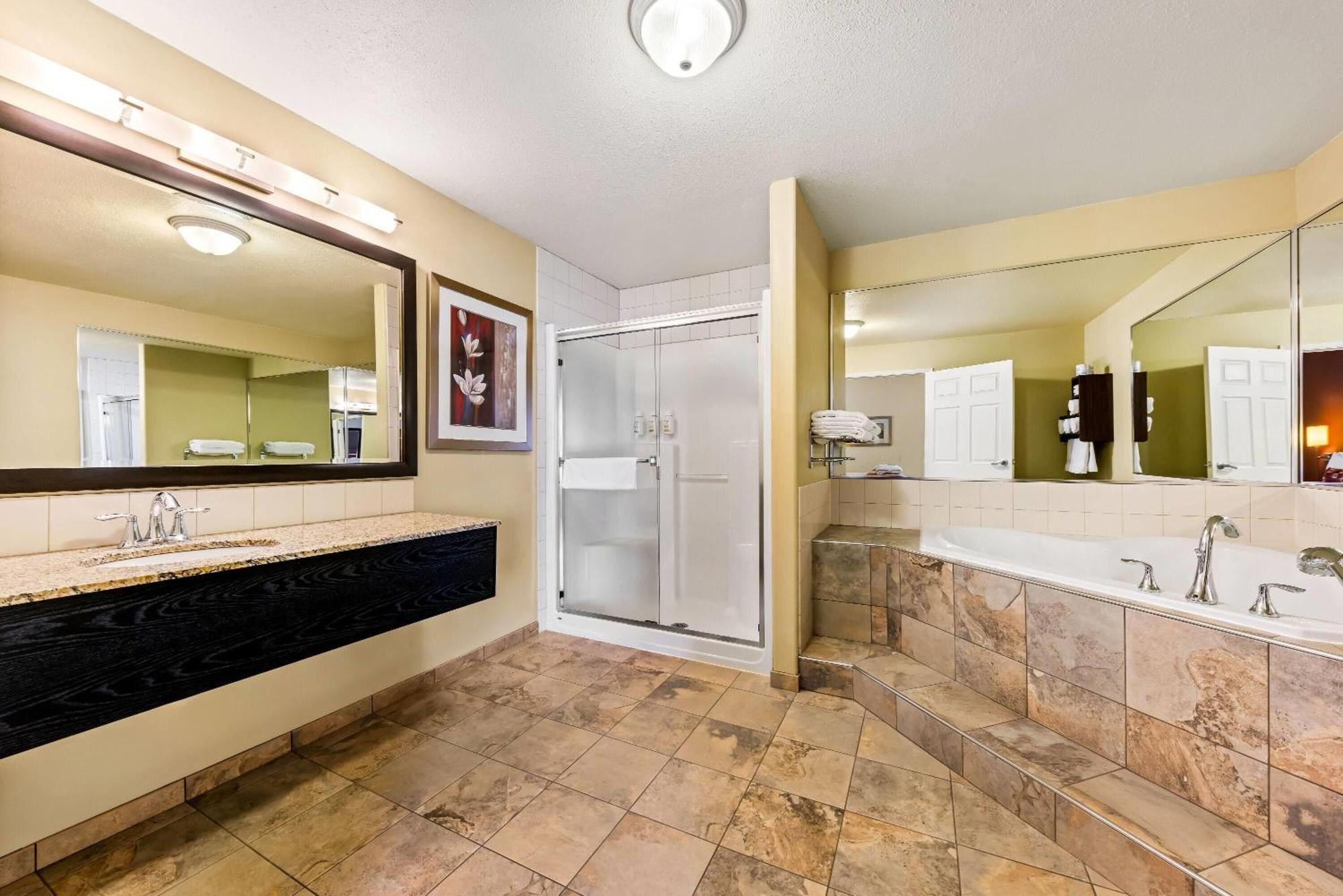 Hotel Wingate By Wyndham Calgary South Exteriér fotografie